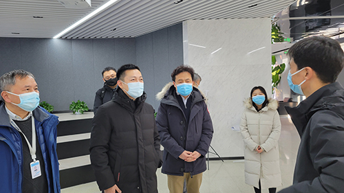 1656151076444830.jpg 海淀副區(qū)長林劍華調(diào)研百放英庫醫(yī)藥科技.jpg