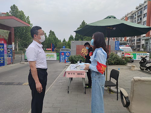 張書(shū)記慰問(wèn) (4).jpg